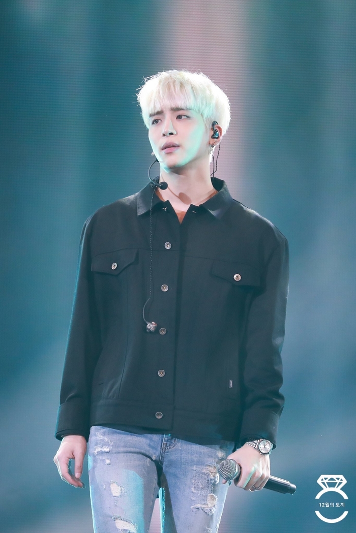 Bi kịch thần tượng Kpop thế hệ 9x: Người trầm cảm, người sa cơ