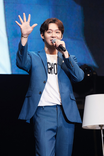 Bi kịch thần tượng Kpop thế hệ 9x: Người trầm cảm, người sa cơ