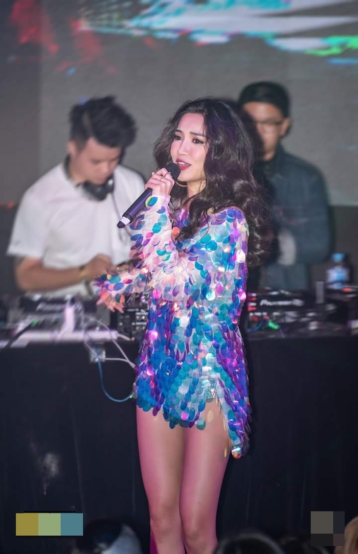 Bích Phương, Hari Won đụng hàng kiểu áo