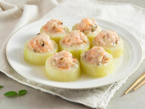 Búng tay là xong món bí ôm tôm thịt, đơn giản nhưng ngon vô cùng