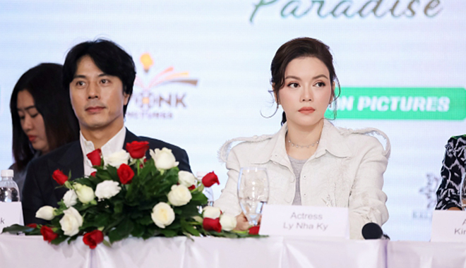 Cận cảnh Lý Nhã Kỳ sánh đôi bên tài tử Giày thủy tinh Han Jae Suk