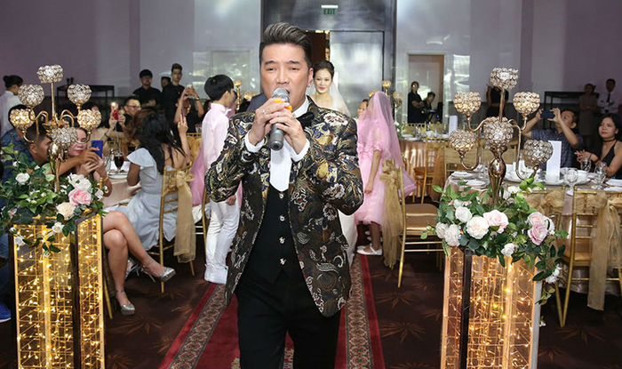 He lo cat xe di hat dam cuoi cua sao Viet: Dam Vinh Hung, Le Quyen cung thua xa nguoi nay