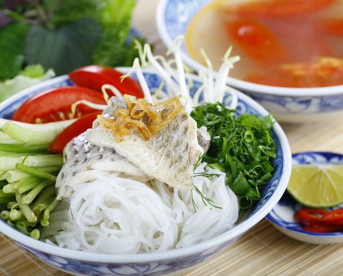 Chỉ với một chén nước mắm cũng có thể thử xem bún tươi có an toàn