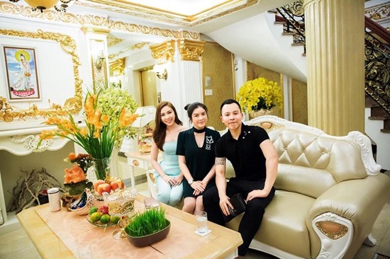 Choáng ngợp với biệt thự xa hoa của những sao nữ giàu nhất showbiz