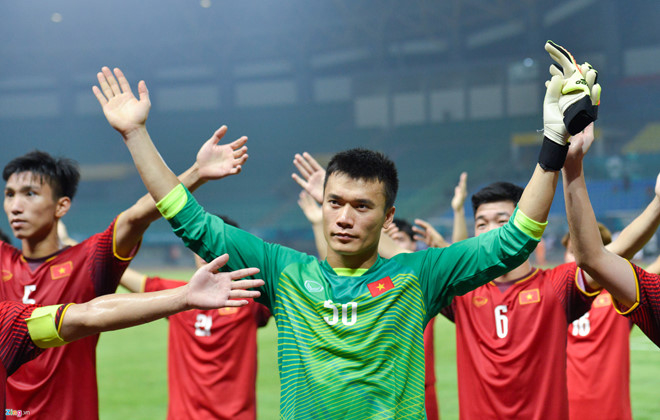 Choang voi bang gia quang cao tren truyen hinh: Quynh bup be van chao thua truoc phim nay