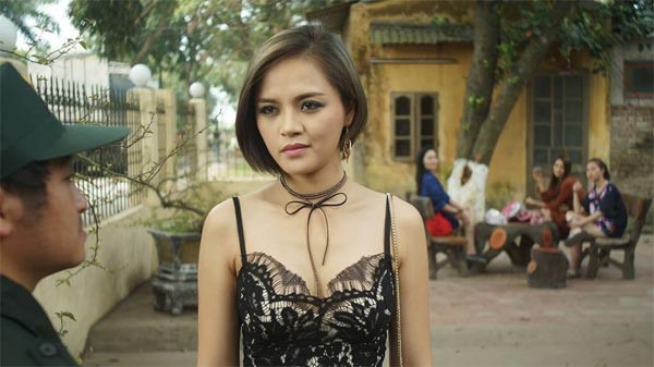 Choang voi bang gia quang cao tren truyen hinh: Quynh bup be van chao thua truoc phim nay