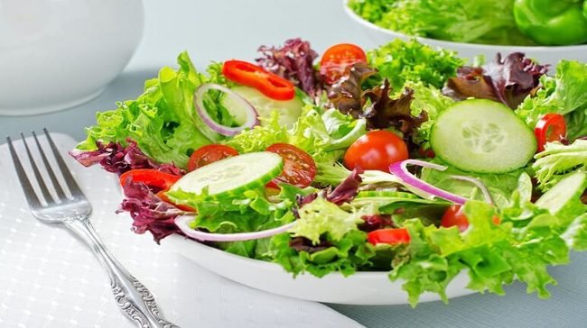 Chọn nguyên liệu làm salad cũng là cả một nghệ thuật