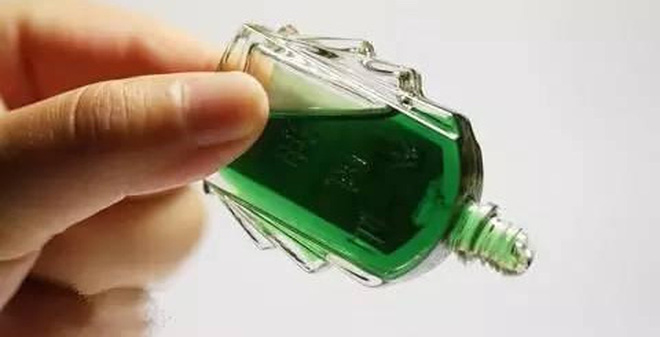 Có giá rẻ thôi nhưng dầu gió lại có nhiều tác dụng bất ngờ