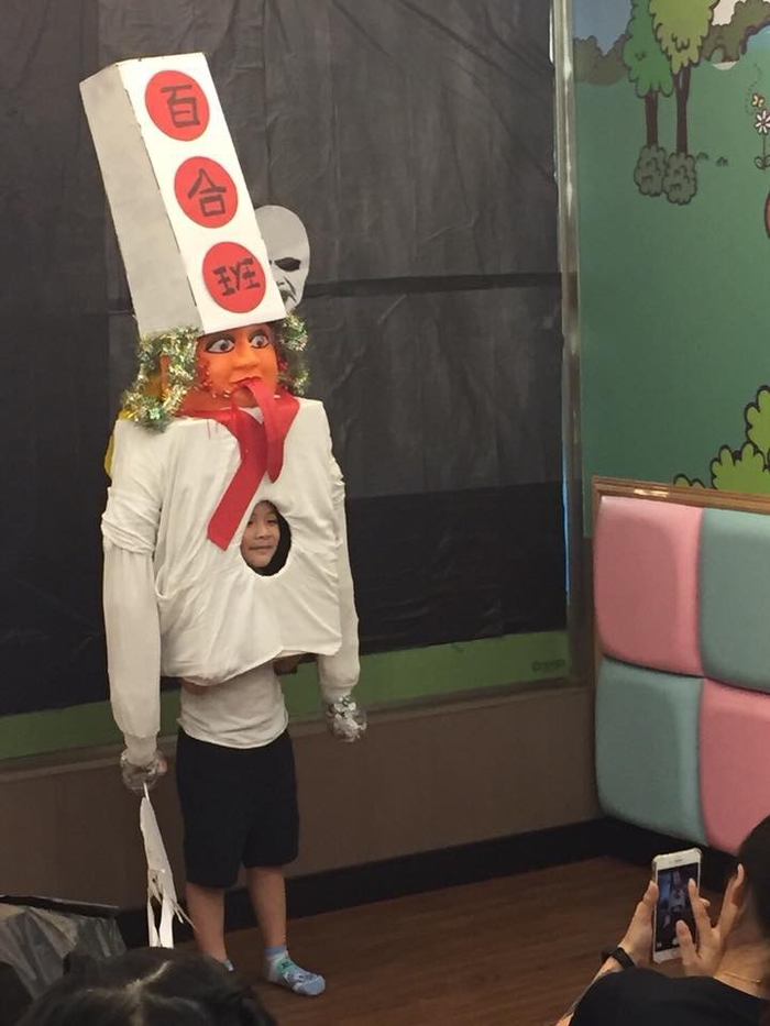 Màn hóa trang thành trà sữa, đồ ăn vặt đỉnh của đỉnh mùa Halloween