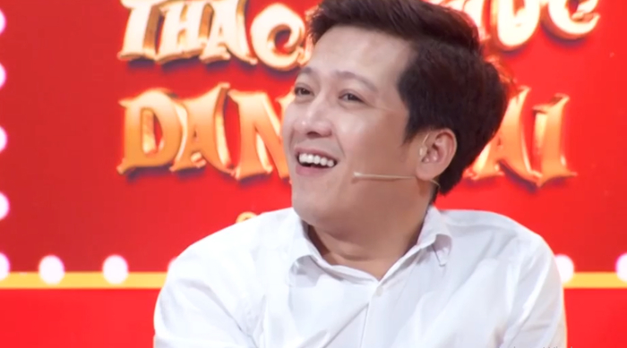 Dàn thí sinh TTDH mùa 5 tranh nhau ôm Trường Giang