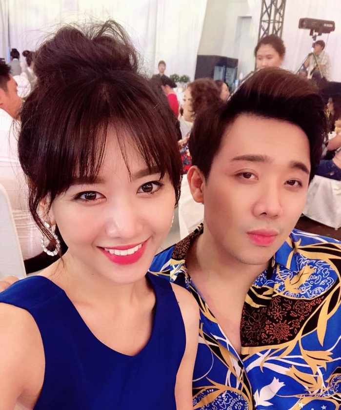 Đáng yêu như Trấn Thành, hy sinh giả gái để mặc váy đôi cùng vợ