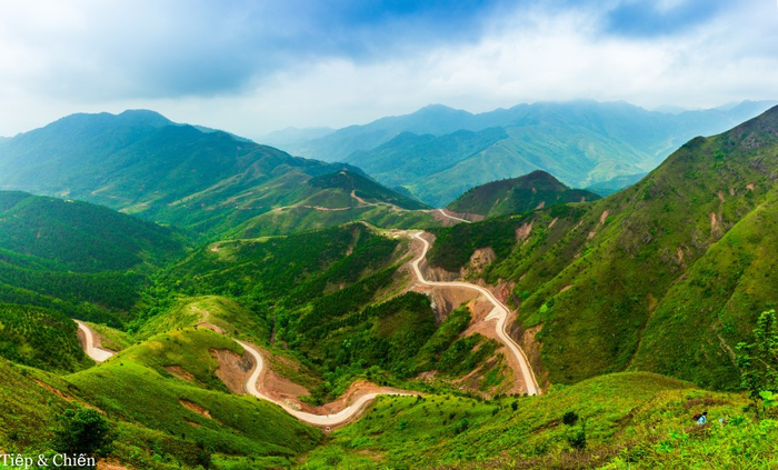 Đẹp đến nao lòng con đường được mệnh danh Vạn Lý Trường Thành