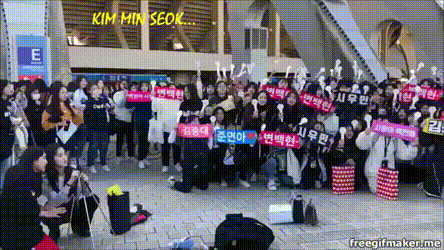 EXO-L tạo Biển Bạc ấn tượng tại sự kiện âm nhạc do EXO biểu diễn