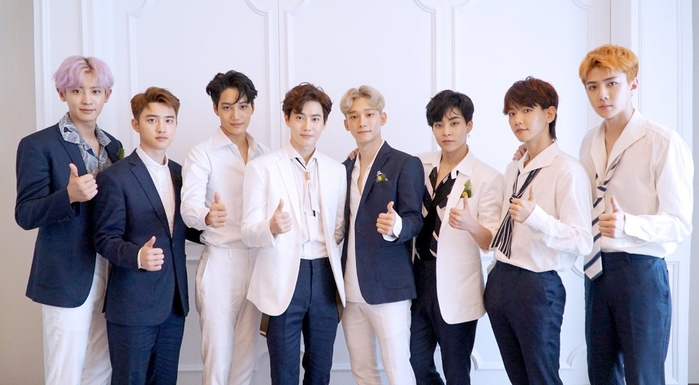 Đối đầu EXO, WANNA ONE liệu có còn màn comeback cuối rực rỡ?