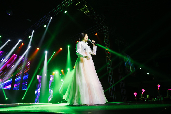 Mỹ Tâm diện áo dài, mặc Hanbok hát tiếng Hàn cực ngọt tại Hàn Quốc