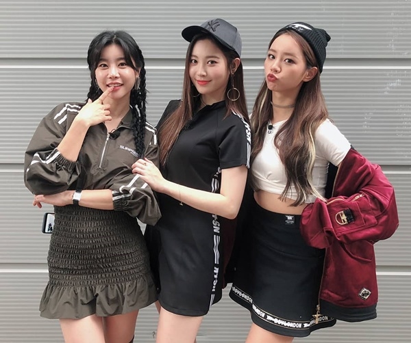 Ảnh hot sao Hàn: Hani trẻ trung, Jennie khoe vai trần eo thon quyến rũ