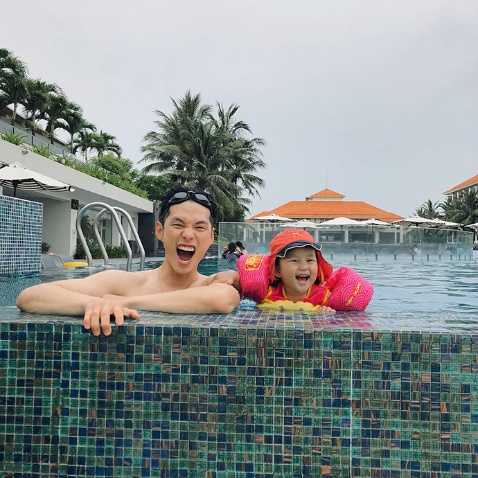 Hội tụ những ông bố bỉm sữa soái ca nổi tiếng quyến rũ