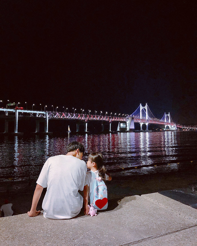 Hội tụ những ông bố bỉm sữa soái ca nổi tiếng quyến rũ