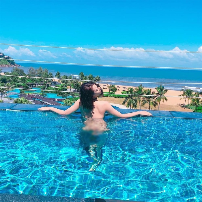 Loạt sao Việt và những lần chụp ảnh không mảnh vải che thân phản cảm