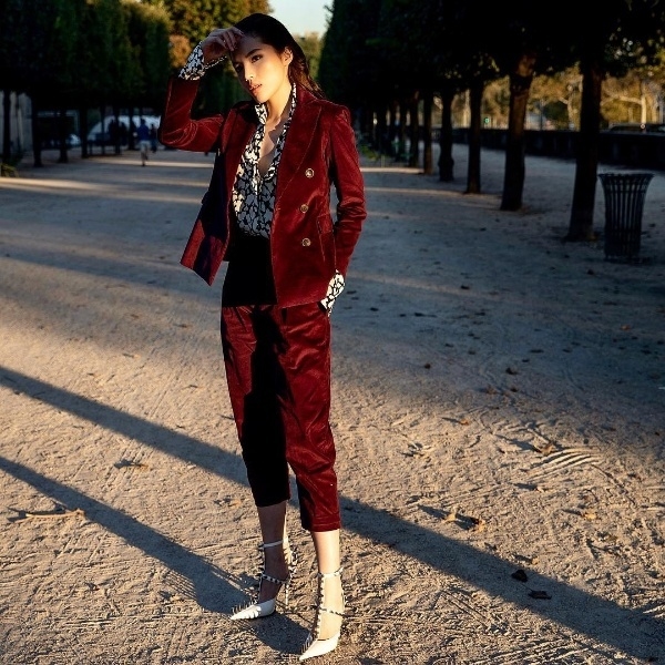 Bóc giá trang phục và phụ kiện Kỳ Duyên diện tại Paris Fashion Week