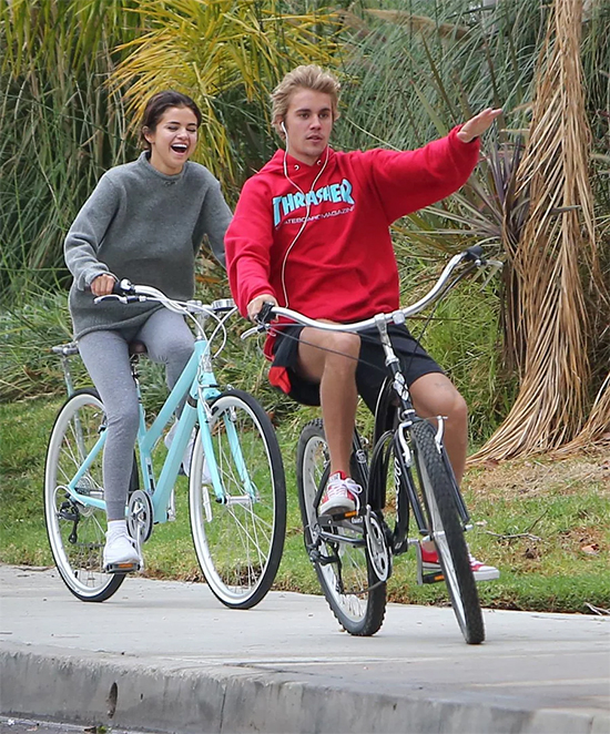 Justin Bieber lộ vẻ tiều tụy bên vợ sắp cưới