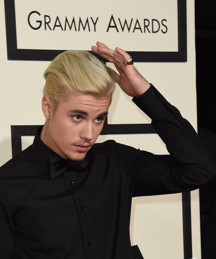 Justin Bieber mặc đồ đàng hoàng là cũng hoàn hảo không chỗ chê