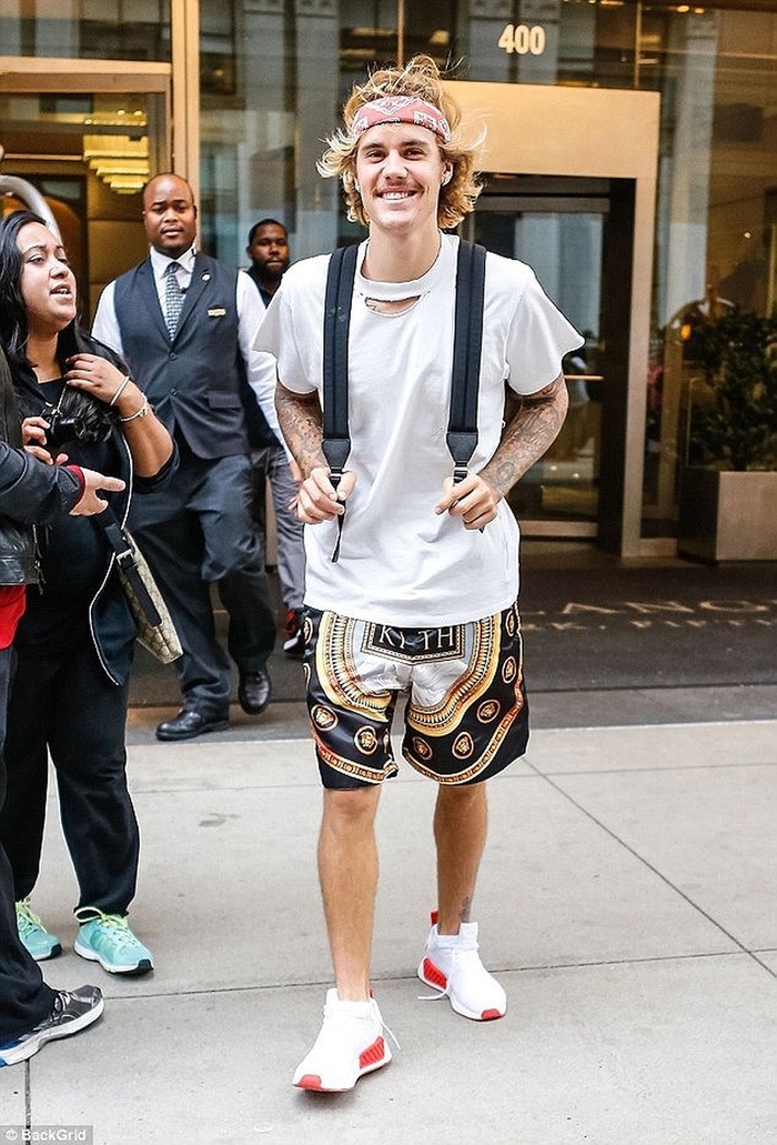 Justin Bieber mặc đồ đàng hoàng là cũng hoàn hảo không chỗ chê