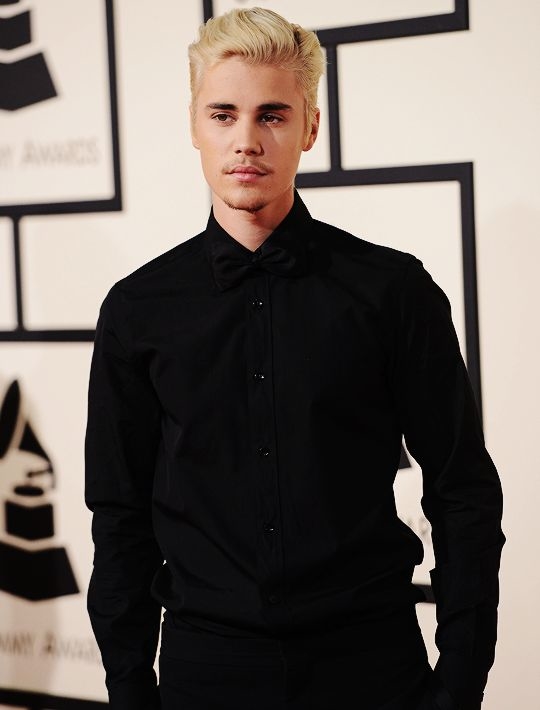 Justin Bieber mặc đồ đàng hoàng là cũng hoàn hảo không chỗ chê