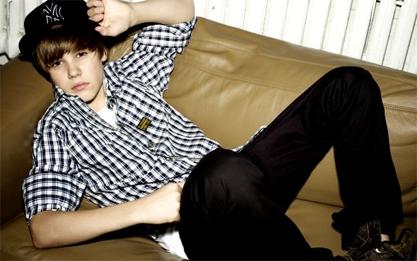 Justin Bieber mặc đồ đàng hoàng là cũng hoàn hảo không chỗ chê