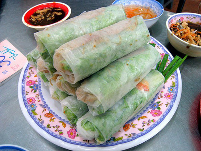 Khám phá con hẻm ăn vặt nằm ở khu trung tâm Sài Gòn vô cùng nổi tiếng
