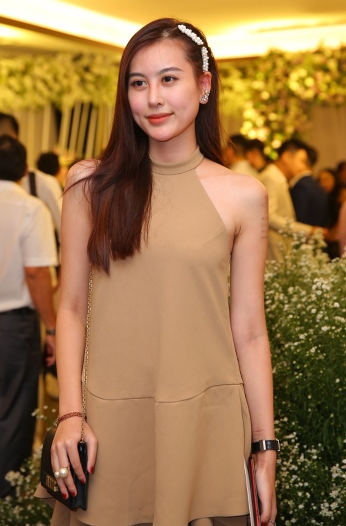 Khi dress code yêu cầu một đằng, nhưng sao Việt vẫn cứ mặc đồ một nẻo