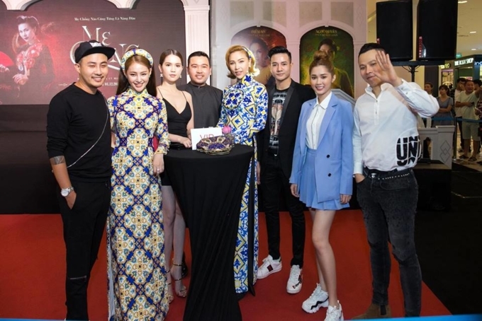 Khi dress code yêu cầu một đằng, nhưng sao Việt vẫn cứ mặc đồ một nẻo