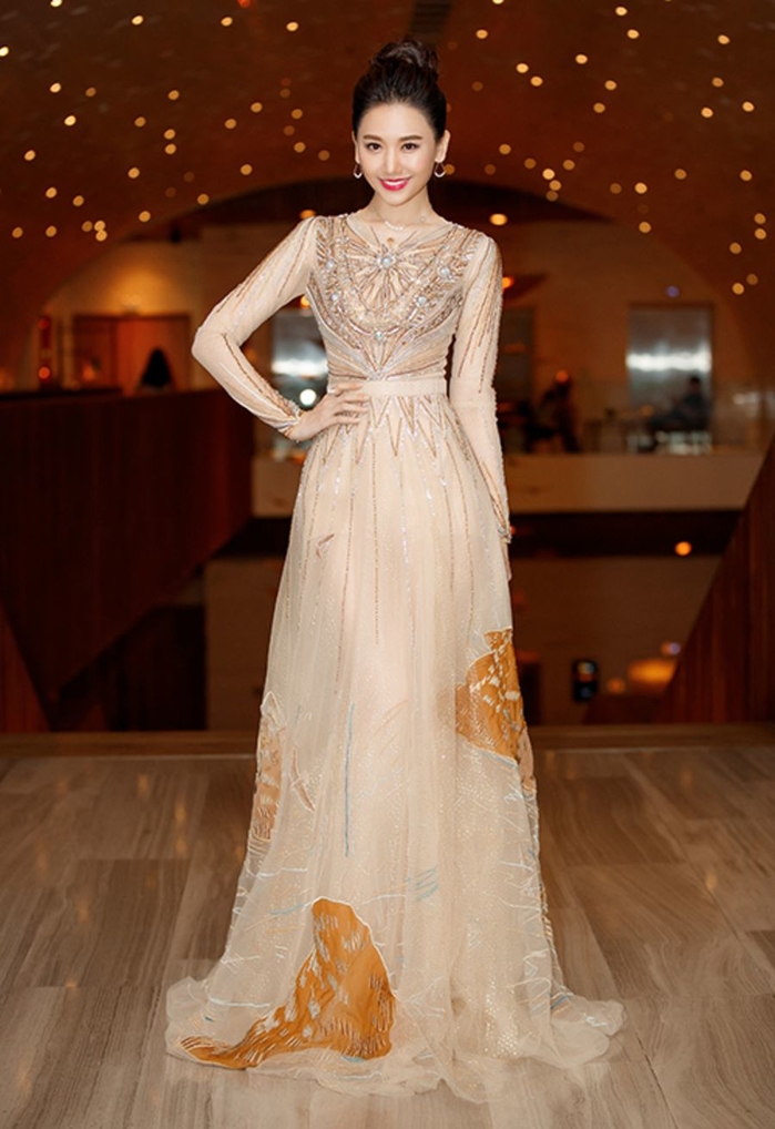 Khi dress code yêu cầu một đằng, nhưng sao Việt vẫn cứ mặc đồ một nẻo