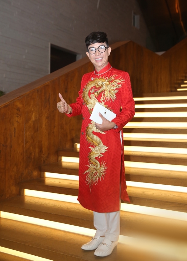 Khi dress code yêu cầu một đằng, nhưng sao Việt vẫn cứ mặc đồ một nẻo