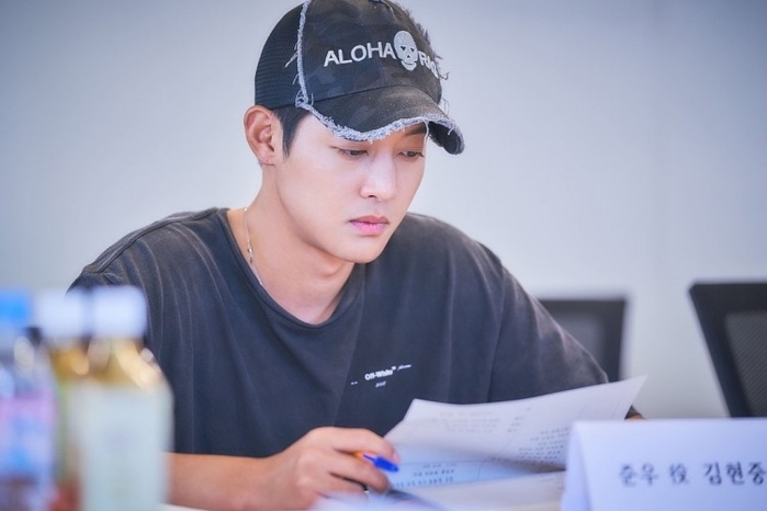 Kim Hyun Joong thang kien ban gai cu ho choi: Cuoc doi cua mot than tuong con lai gi