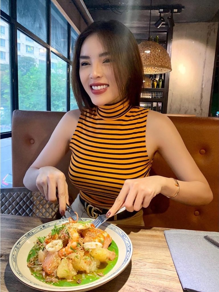Đã tìm ra lí do đặc biệt khiến mỹ nhân Việt “không thích cười”