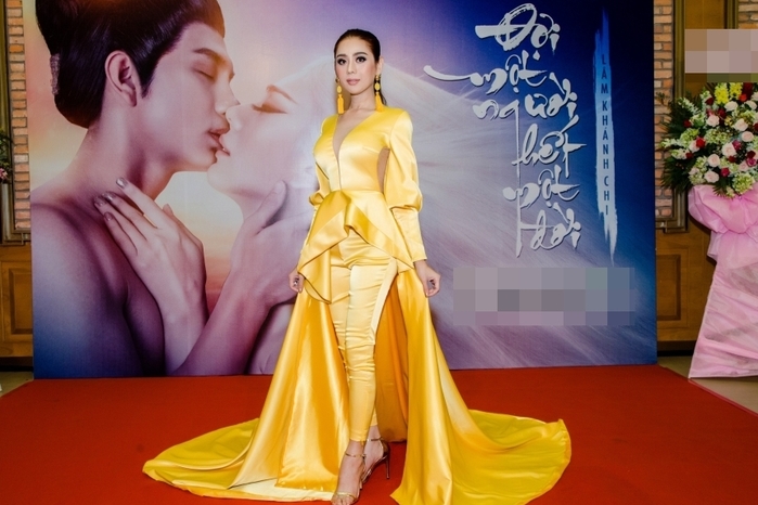 Lâm Khánh Chi tiết lộ đám cưới đi 650 người chỉ có 350 bao tiền mừng