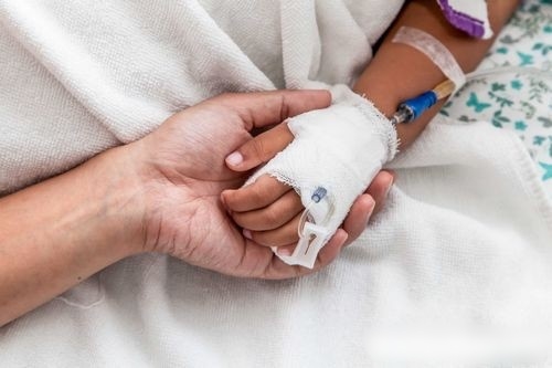 Lý do bất ngờ khi em bé 1 tuổi bị mắc bệnh ung thư máu