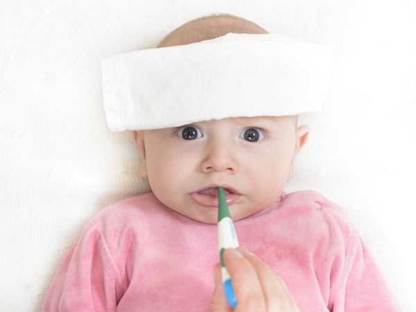 Mẹ áp dụng ngay mẹo này con không những mọc răng cả hàm mà còn không