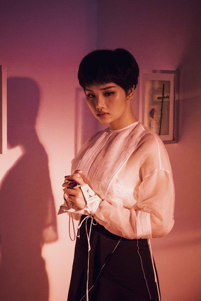 Mốt ăn mặc bị cho là ngày càng không thể hiểu nổi của Miu Lê