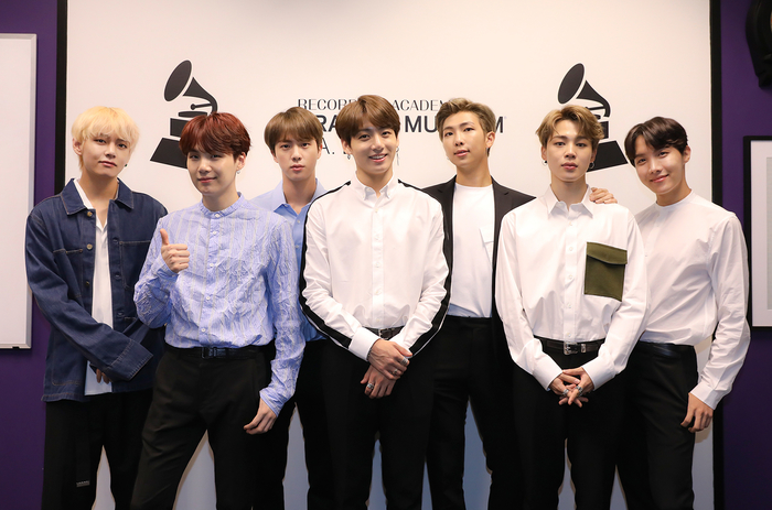Nghệ sĩ được yêu thích trên mạng xã hội AMAs 2018 đã thược về BTS