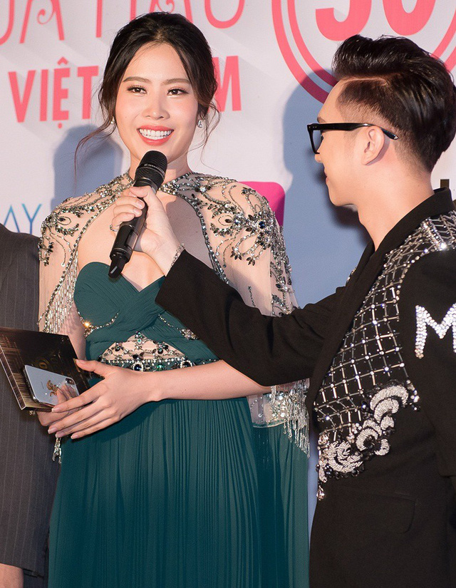 Ngo ngang truoc hinh anh “lot xac 180 do cua Bich Phuong va mot loat sao Viet