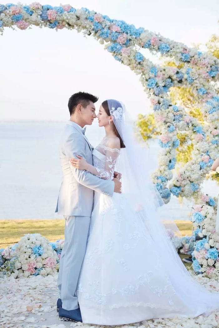 Những bộ phim là ông tơ - bà nguyệt se duyên cho các cặp vợ chồng Cbiz