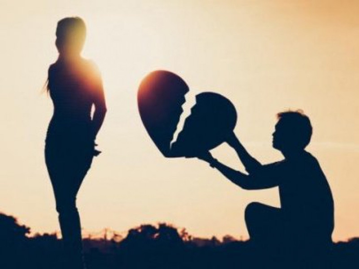 Những dấu hiệu chứng tỏ cô ấy sắp buông tay bạn