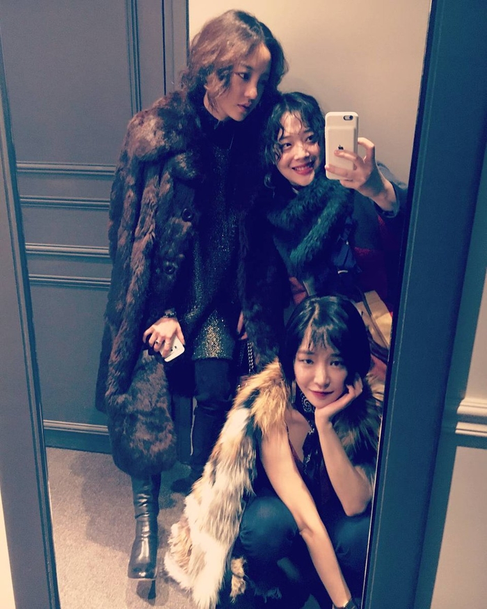 Những hội bạn thân lệch tuổi của showbiz Hàn