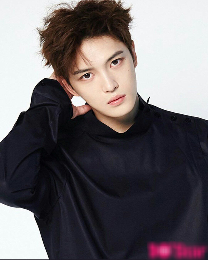Những idol Kpop từng có tuổi thơ cực kỳ cơ cực