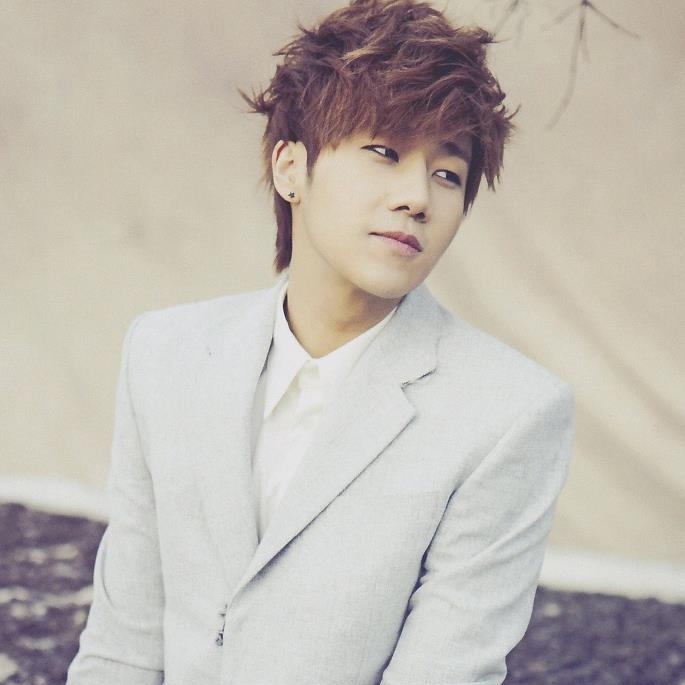 Những idol Kpop từng có tuổi thơ cực kỳ cơ cực