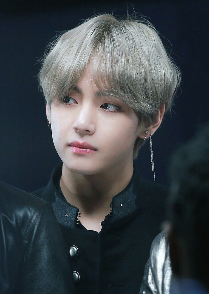 Những idol Kpop từng có tuổi thơ cực kỳ cơ cực