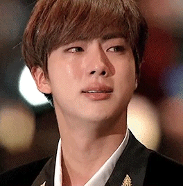 Những khoảnh khắc “đáng giá ngàn vàng” khi các idol nam Kpop rơi lệ