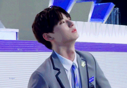 Những khoảnh khắc “đáng giá ngàn vàng” khi các idol nam Kpop rơi lệ
